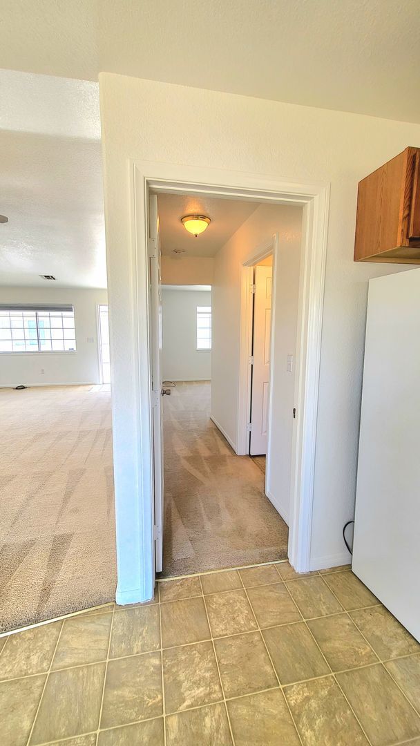 Building Photo - 2400 E Ambush St