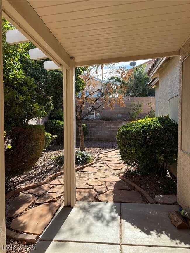 Building Photo - 1400 Pullman Pointe Ct