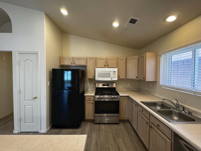 Building Photo - 7152 Elk Creek Rd NE