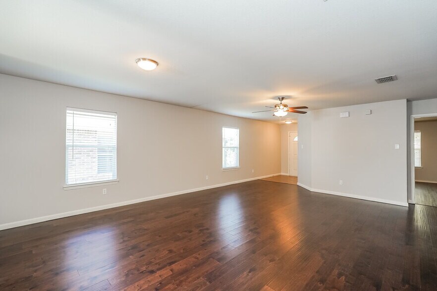 Building Photo - 1708 Diamond Lake Trail