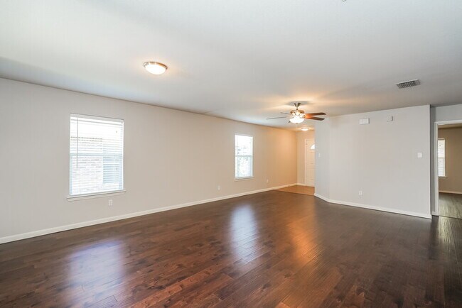 Building Photo - 1708 Diamond Lake Trail