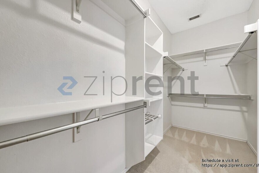 Building Photo - 2111 Daniel Way