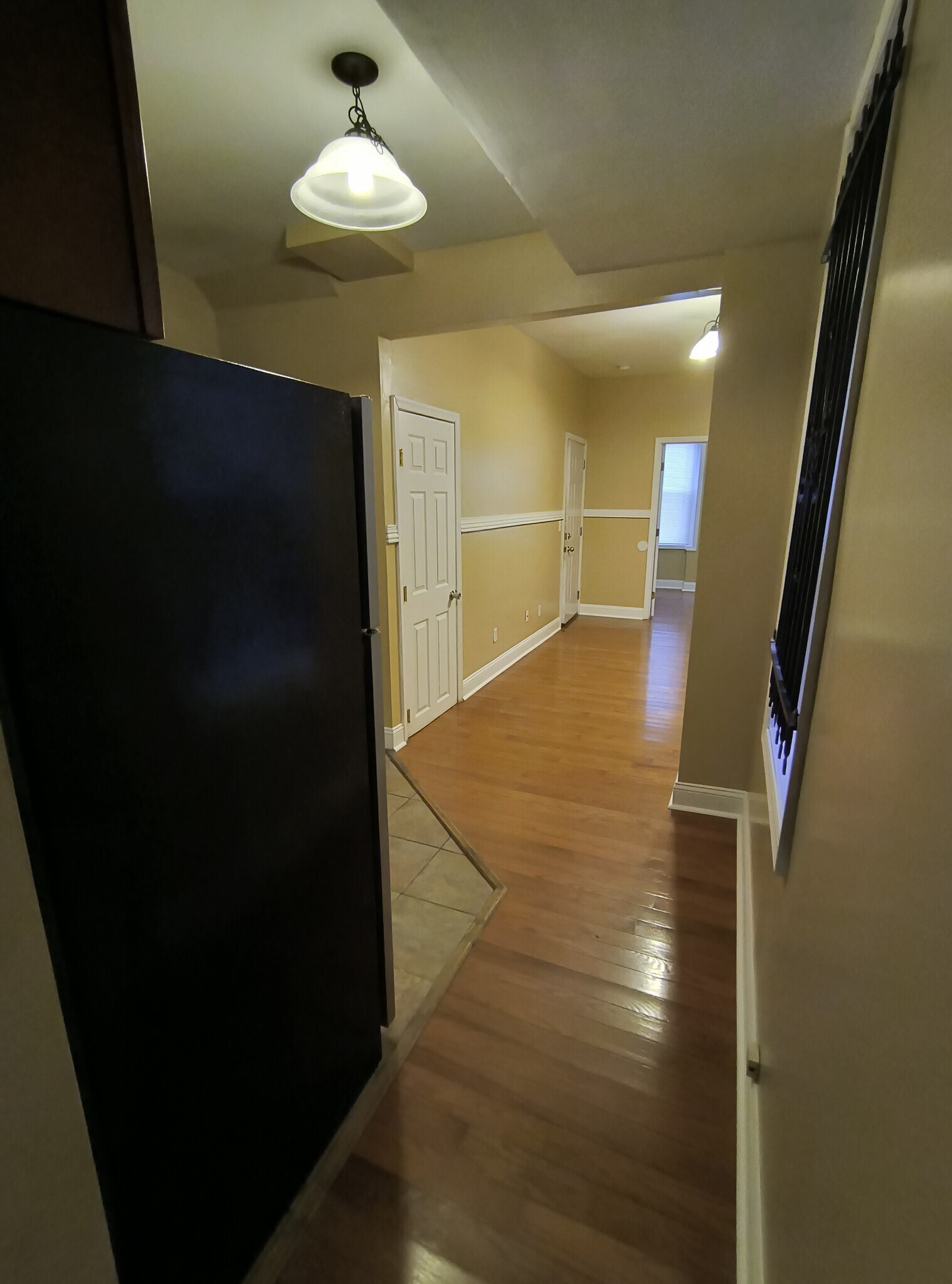 Building Photo - 1034 W York St