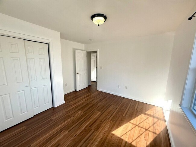 Building Photo - 136 Eastford Rd