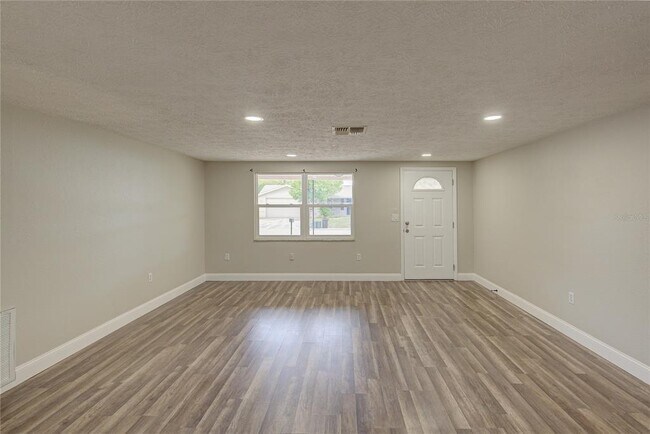 Building Photo - 8906 Pandora Ln
