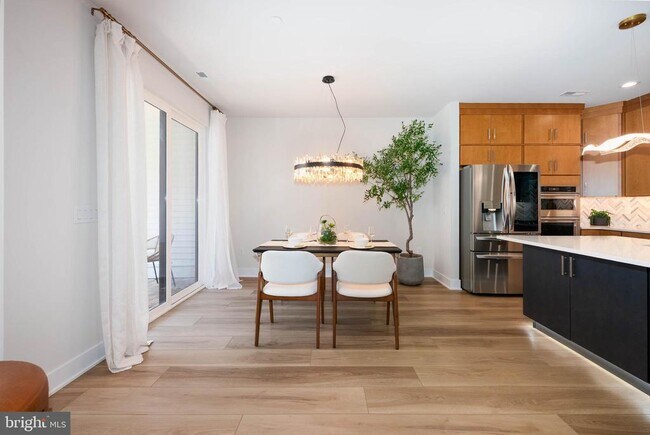 Building Photo - 305 Manion Aly
