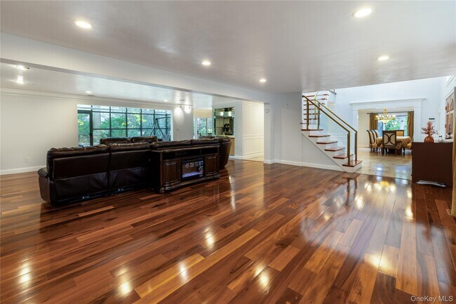 Building Photo - 12 Bolton Dr