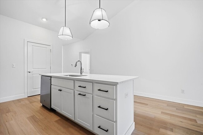 Building Photo - 23 Stone Ml Ct