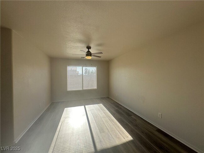 Building Photo - 2655 Amber Crest St