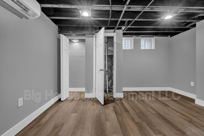 Building Photo - 339 E 25th St