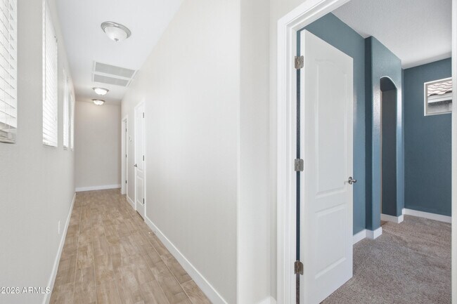 Building Photo - 4248 S Mariposa Dr