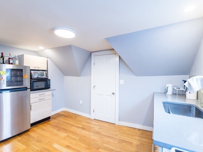 Building Photo - 20 Prescott St