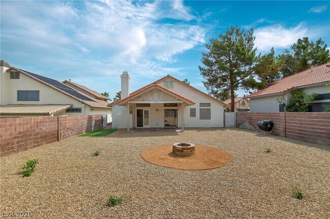 Building Photo - 405 Crater Ct