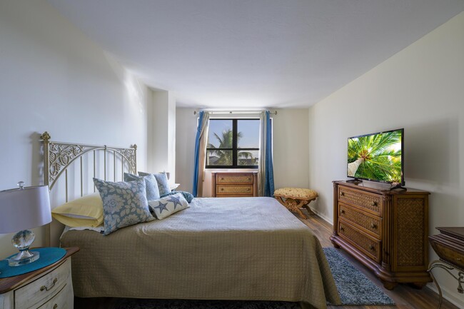 Building Photo - 1200 Marine Way