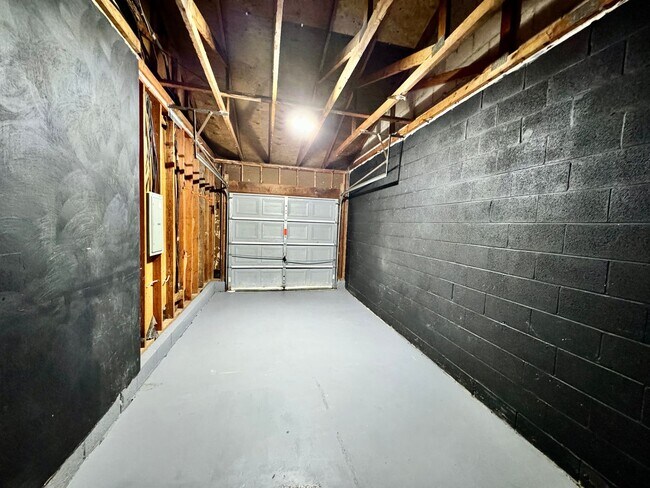 Building Photo - Updated & Ready For You On 12-05-25! A Pet-Friendly Home w/Attached Garage, All Appliances Convey...