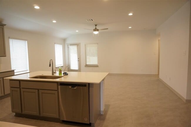 Building Photo - 3966 Canyon Shore Ln