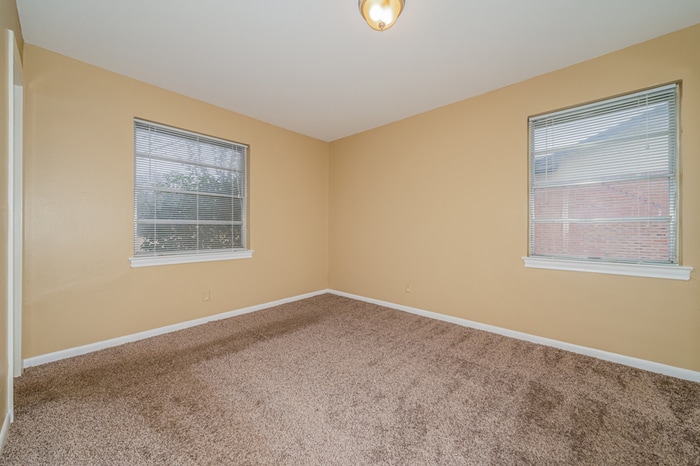 Building Photo - 206 Valencia Dr