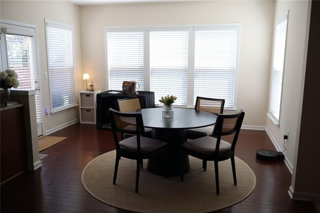 Building Photo - 701 Woodbridge Dr