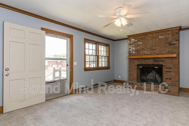 Building Photo - 207 S Alston St