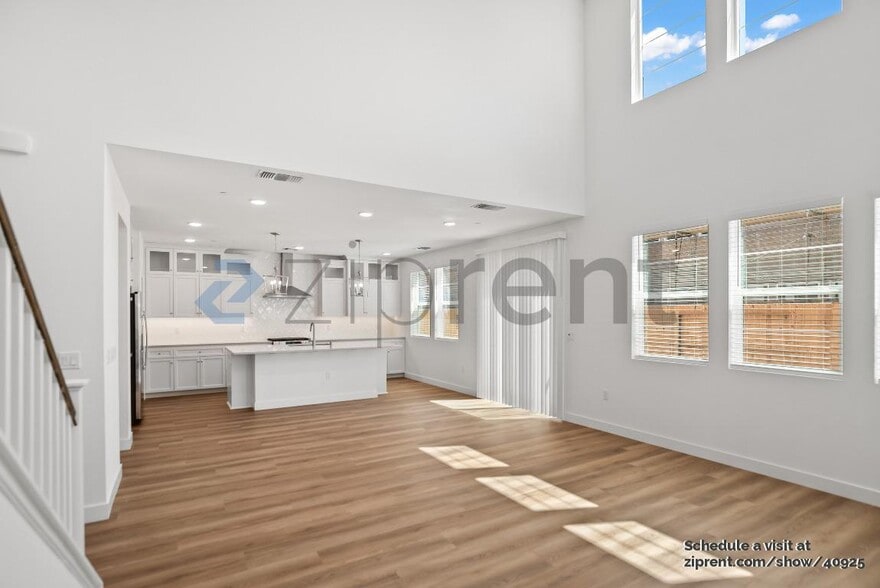 Building Photo - 336 Monastery Dr