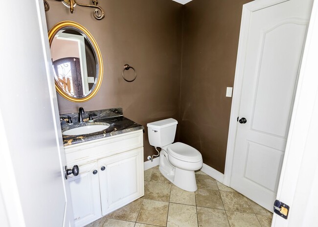 Building Photo - 5 bedroom home