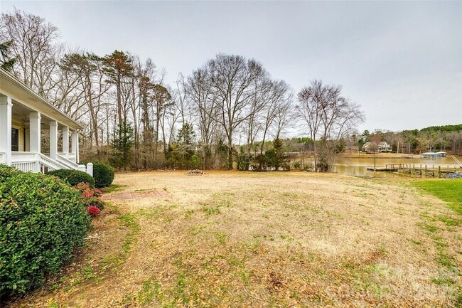 Building Photo - 1739 Old Clay Hill Rd