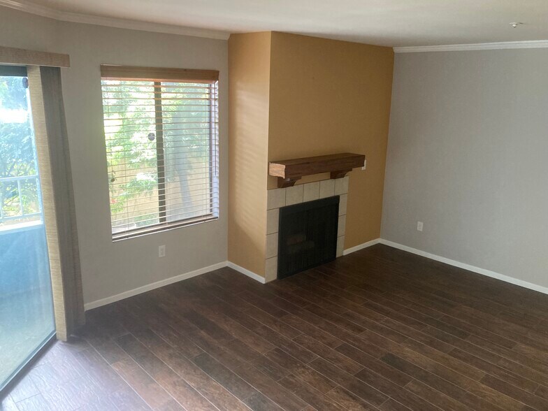 Building Photo - 550 Orange Ave