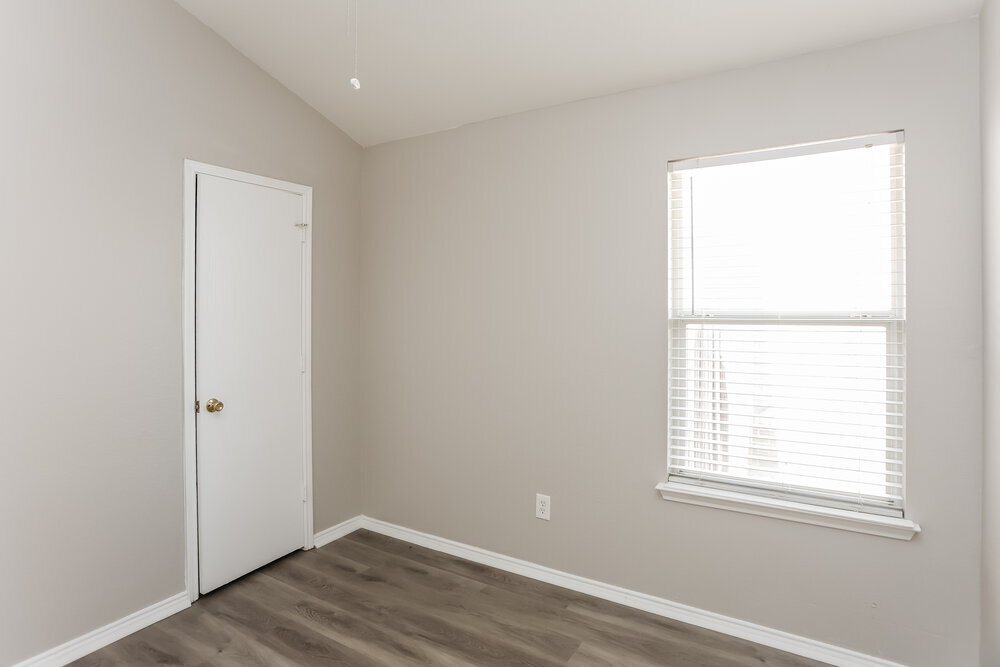 Building Photo - 914 Pryor Dr