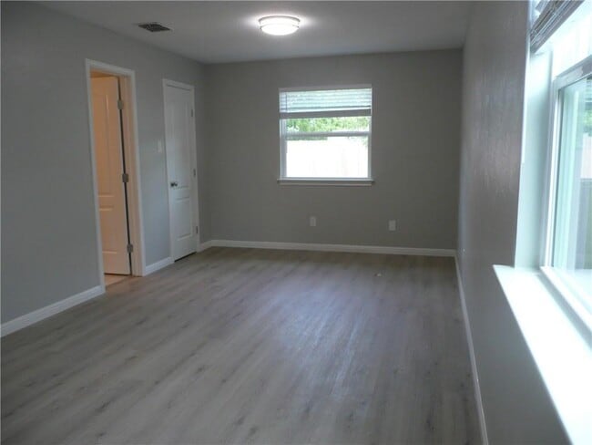 Building Photo - 11216 Applewood Dr