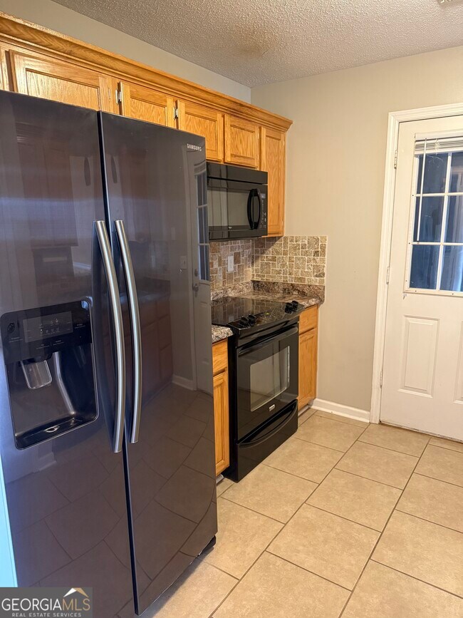 Building Photo - 109 Green Meadow Dr