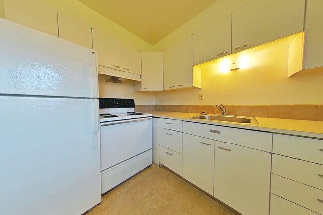 Building Photo - 2 Bedroom Apartment ~ Close to Campus ~ Sm...