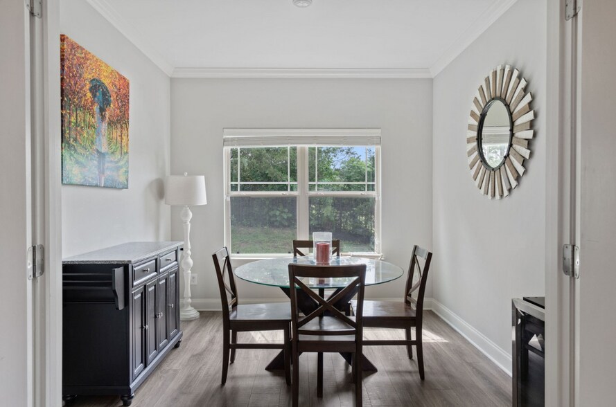 Building Photo - 1122 Cotillion Dr