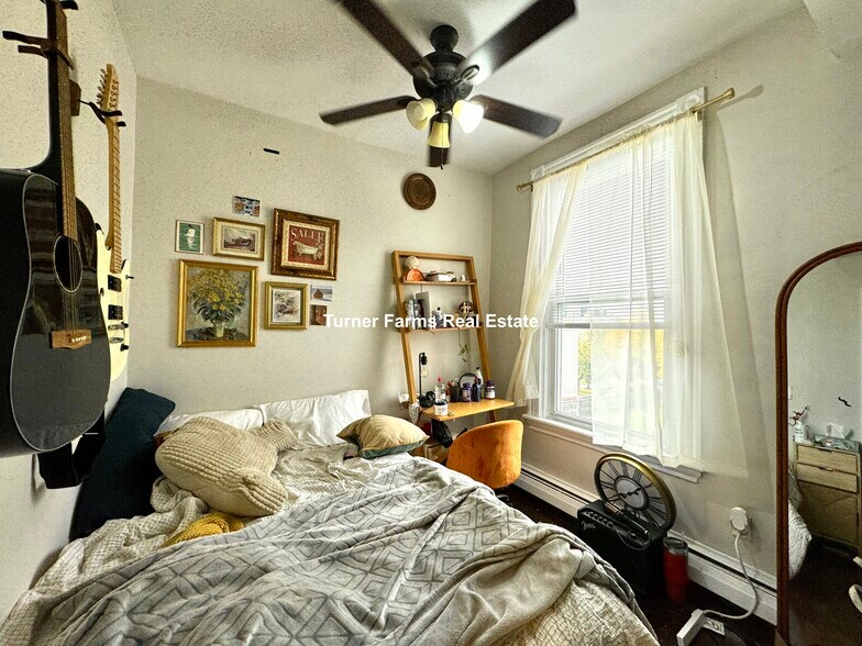 Building Photo - 719 Parker St