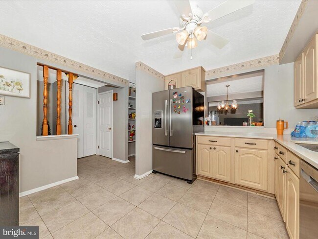 Building Photo - 12461 Quail Woods Dr