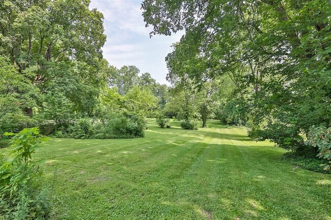 Building Photo - 476 Compton Rd