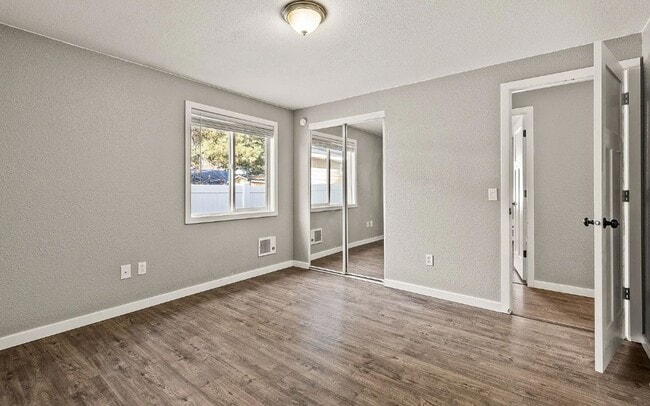 Building Photo - 1637-1639 E Hastings Ave