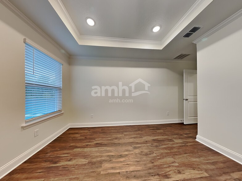 Building Photo - 497 Onate Cir