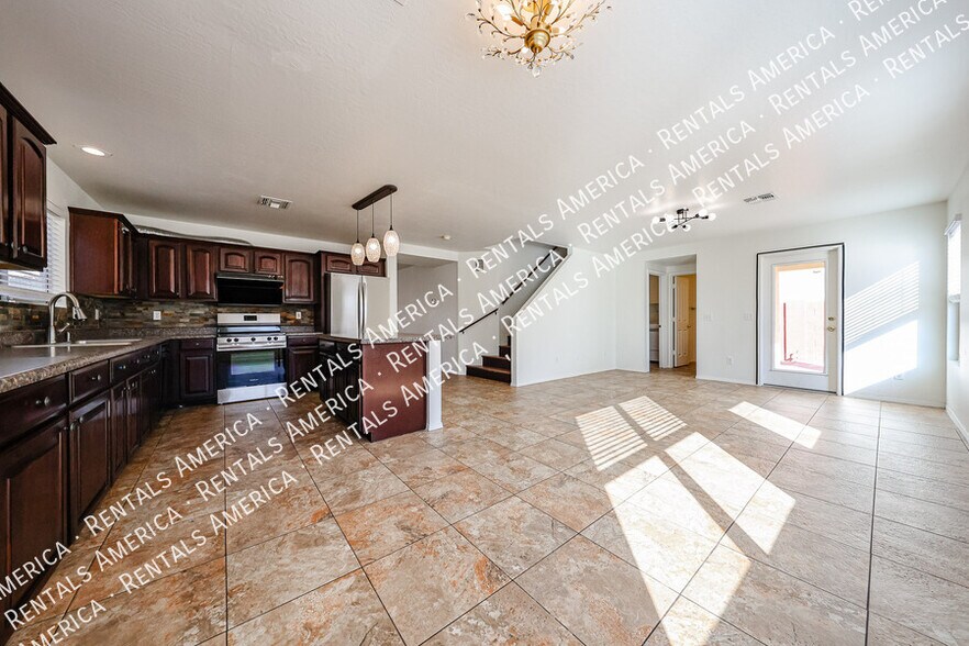 Building Photo - 6175 S Sharon Ct