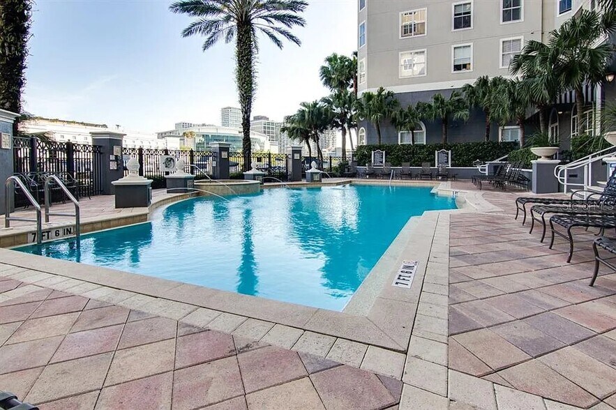 Building Photo - 700 S Harbour Island Blvd