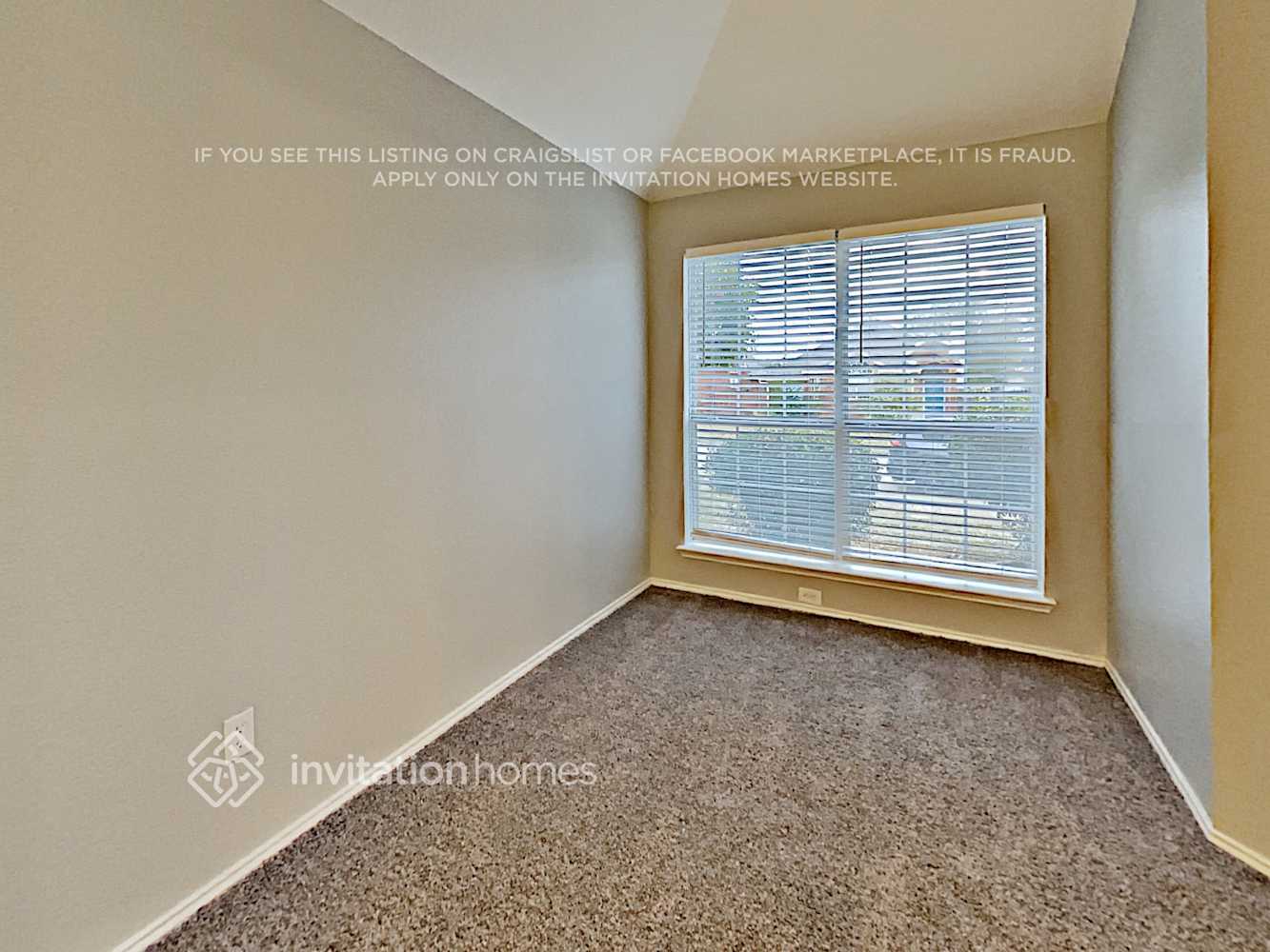 Building Photo - 2401 Baretta Dr