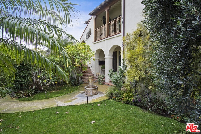 Building Photo - 607 N Kilkea Dr