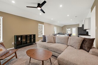 Building Photo - 24323 Elmwood Falls Dr