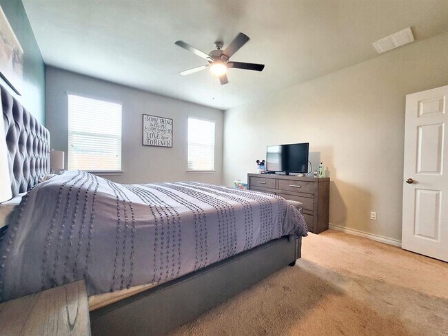 Building Photo - 3720 Soft Shore Ln