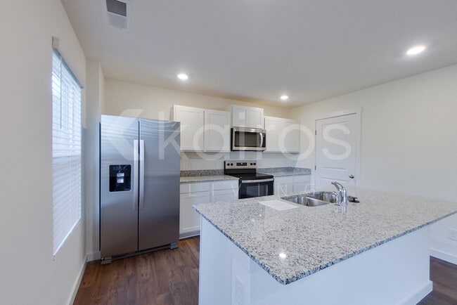 Building Photo - 3912 NE Billie Ln