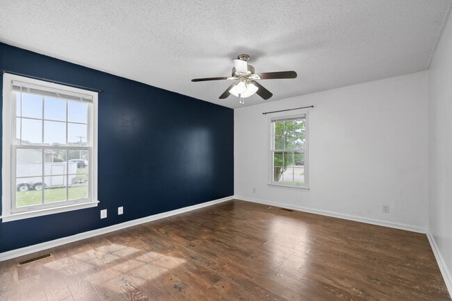 Building Photo - 3260 S Senseney Cir