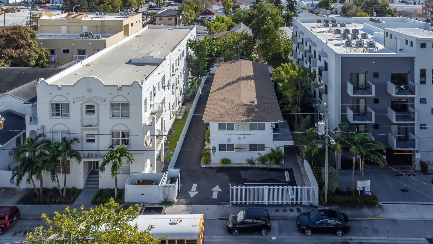 Building Photo - 828 SW 2nd St