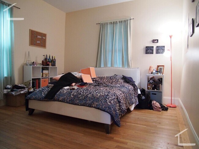 Building Photo - Awesome 2 bed in Brighton..... June 1st move in