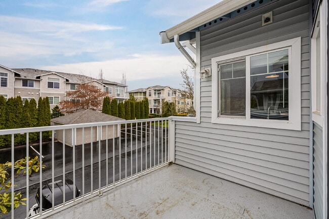 Building Photo - Looking for a place to call home, look no further.  Move-in ready, call and schedule a showing.