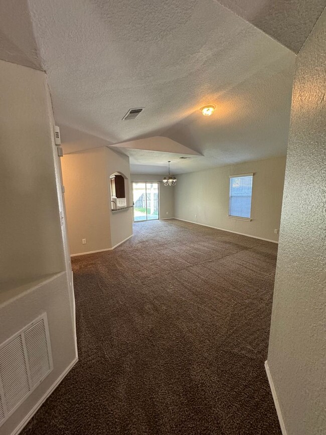 Building Photo - NICE 3 BR IN DESIRED SCHERTZ LOCATED NEAR ...