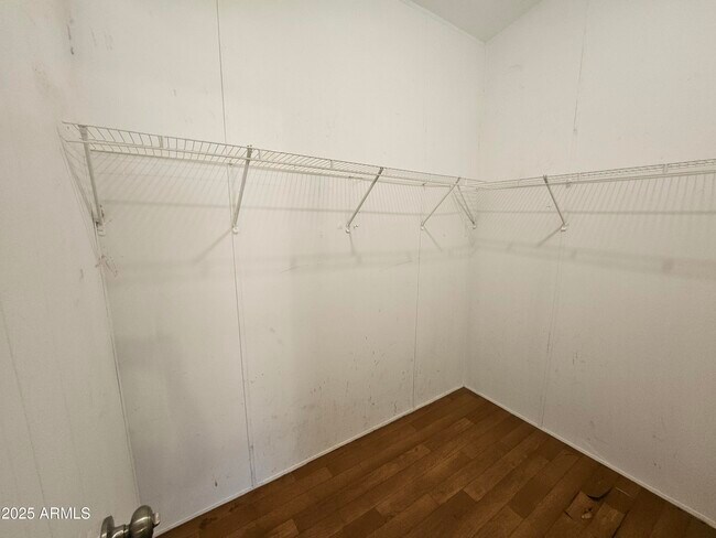 Building Photo - 110 E Inglewood St